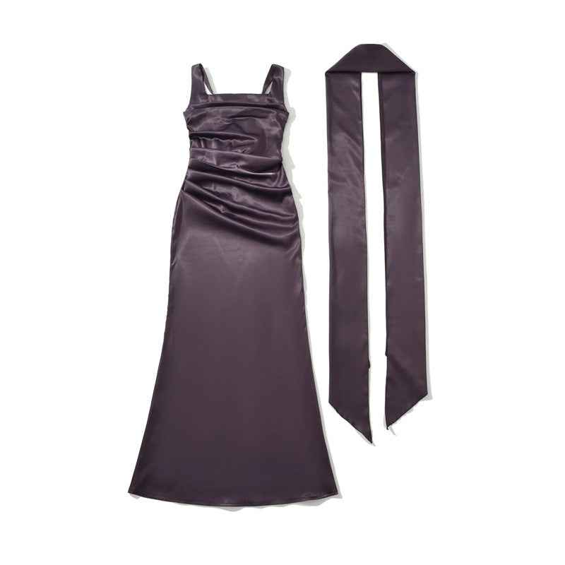 Square-necked women's solid color slim-fit pleated waist fishbone strap ribbon dress