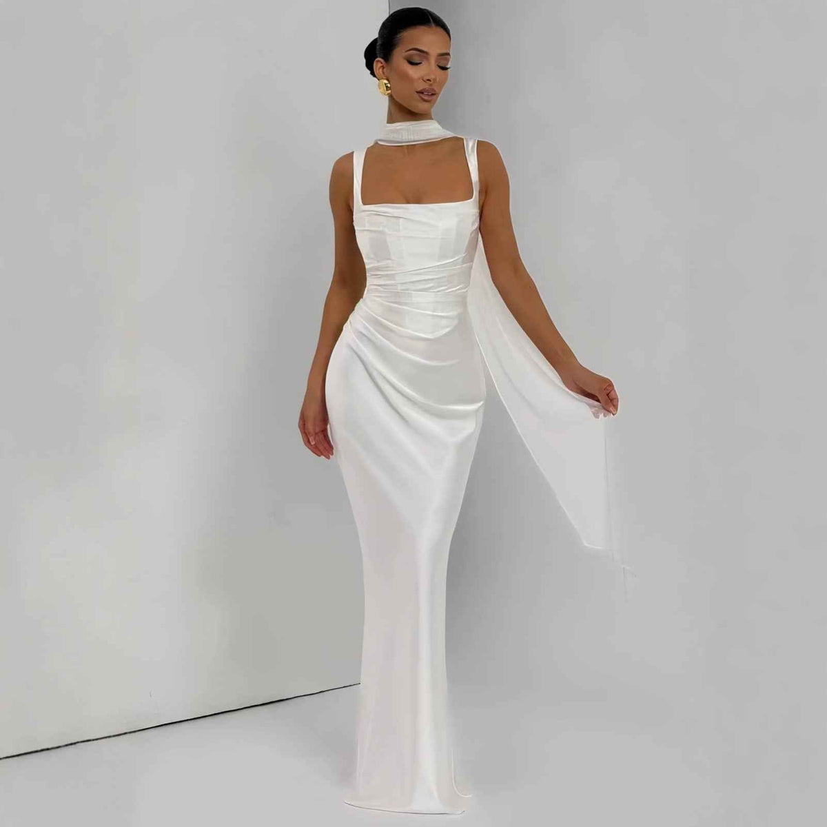 Square-necked women's solid color slim-fit pleated waist fishbone strap ribbon dress