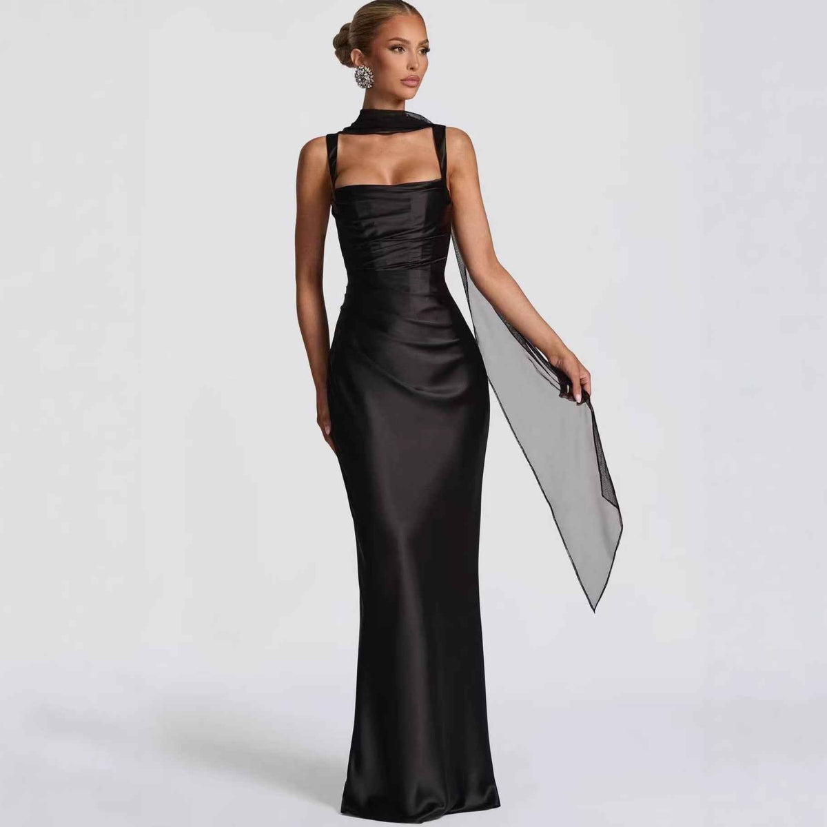 Square-necked women's solid color slim-fit pleated waist fishbone strap ribbon dress